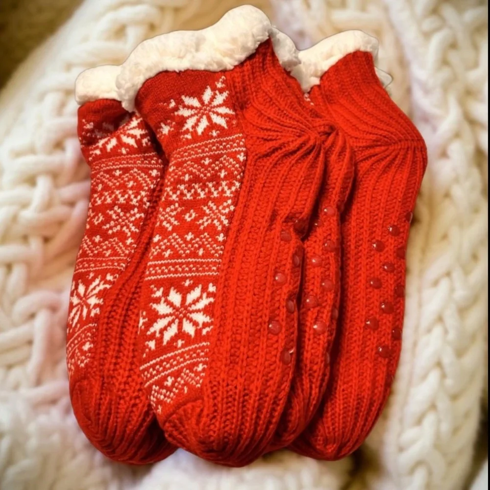 Christmas Socks Cozy Knit Slipper Socks Snowflake Pattern non slip NWT